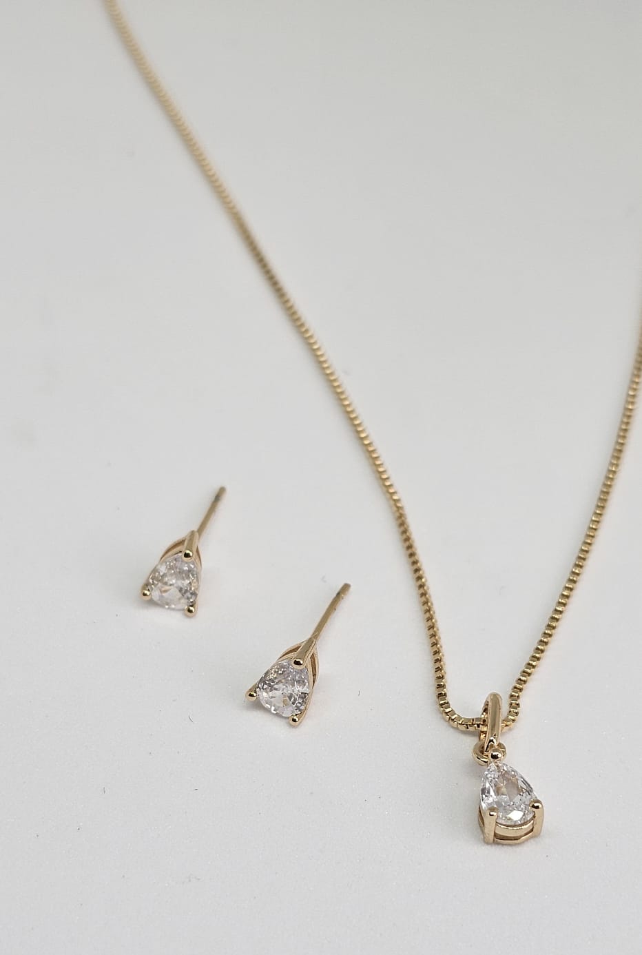 Conjunto gota em zircônias cristal